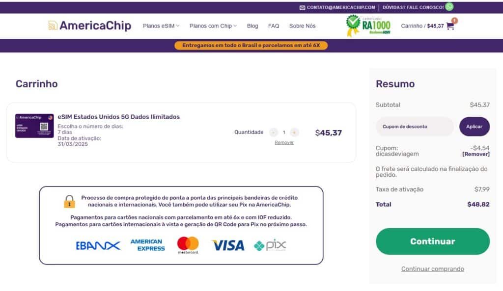 Captura de tela de uma página de checkout on-line da AmericaChip, exibindo um produto eSIM e custo total de US$ 48,82, incluindo taxas. Representa eSIM Tajiquistão.